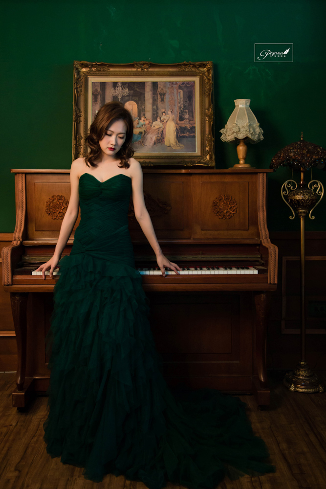 菲瑪 棚拍 綠色婚紗 鋼琴